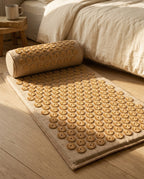 Tapis d'acupression NÉLIA déroulé, vue d'ambiance