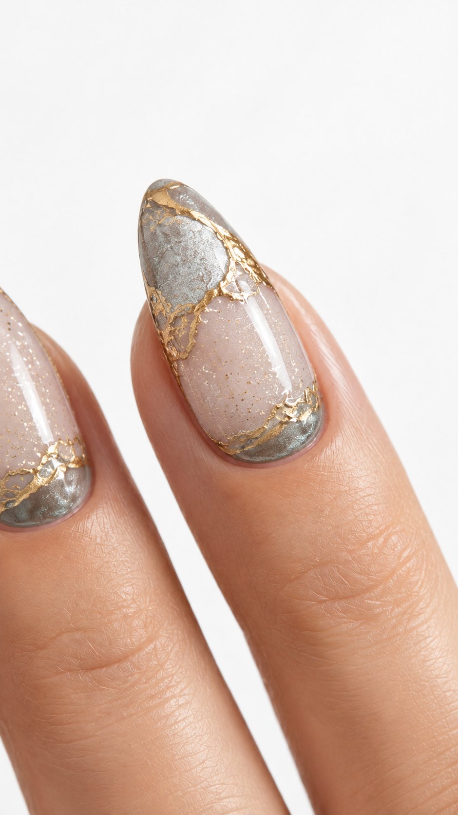 Kintsugi — Gris perlé & veines dorées